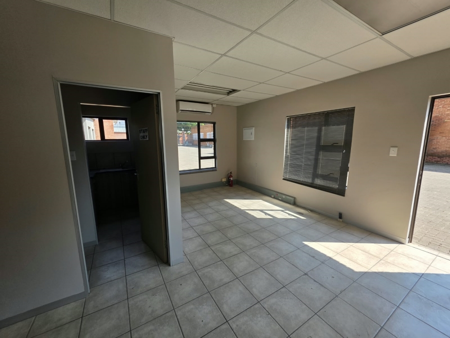 To Let Commercial Property for Rent in Oos Einde Free State